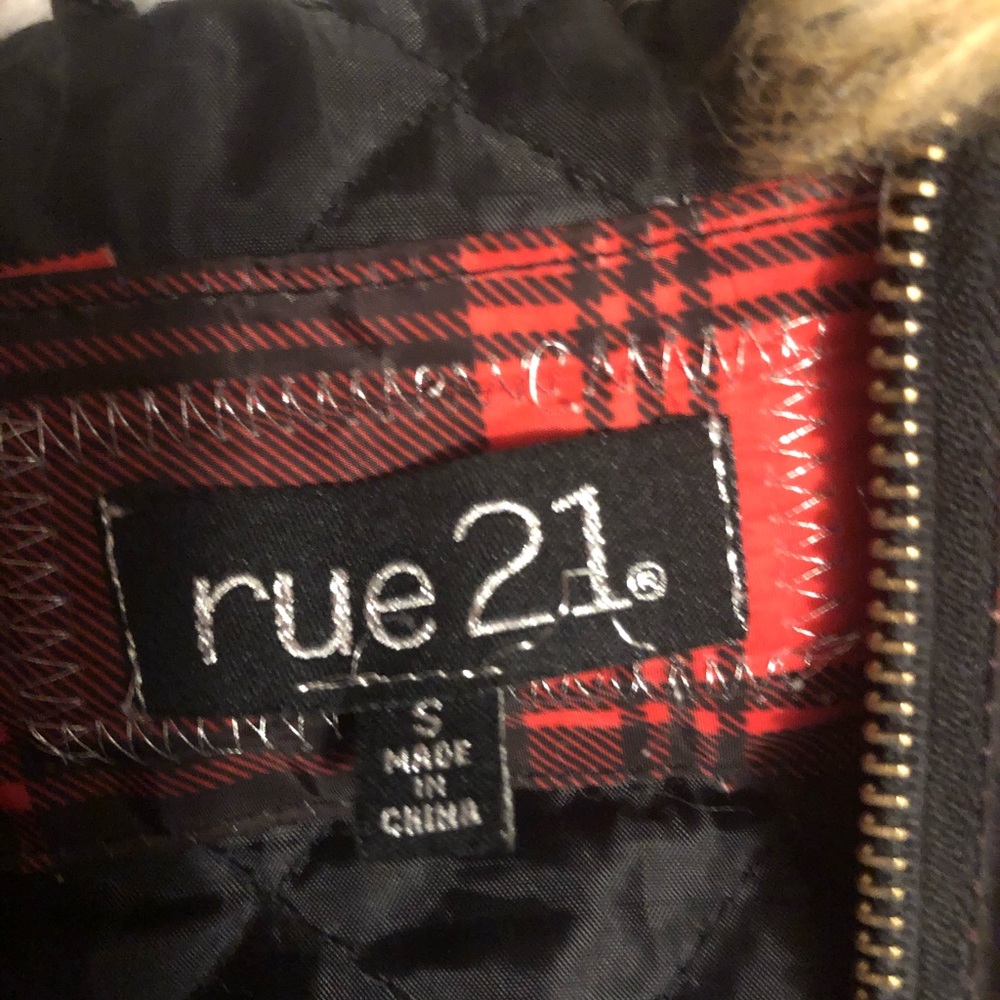 New Rue 21 winter coat. Never been wore.